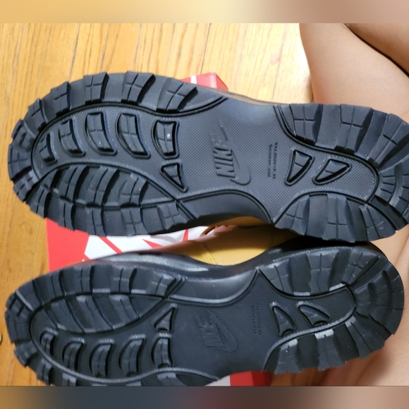 Youth 7y Nike Manoa LTR “Wheat” Leather Boots new - Picture 6 of 7